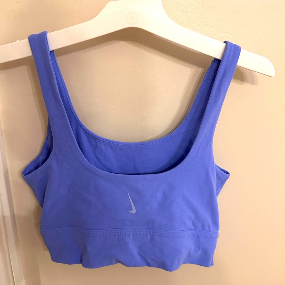 Nike Yoga Luxe Size Small
Women's Infinalon Crop Top